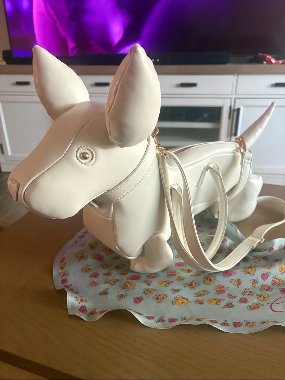AKIRA Dachshund White Dog-Shaped Crossbody Purse with Detachable Strap
